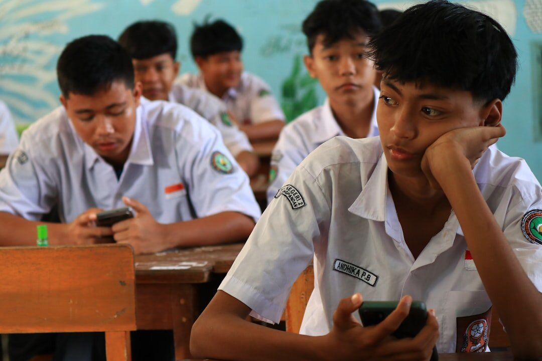 children using smartphones